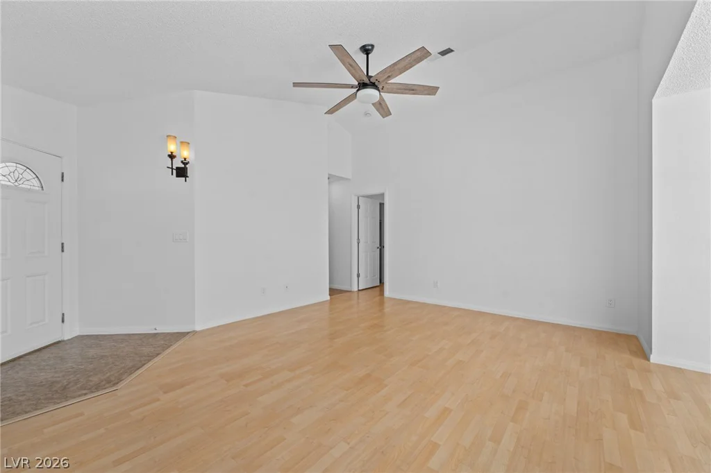 1925 Falcon Ridge, Las Vegas, NV 89142