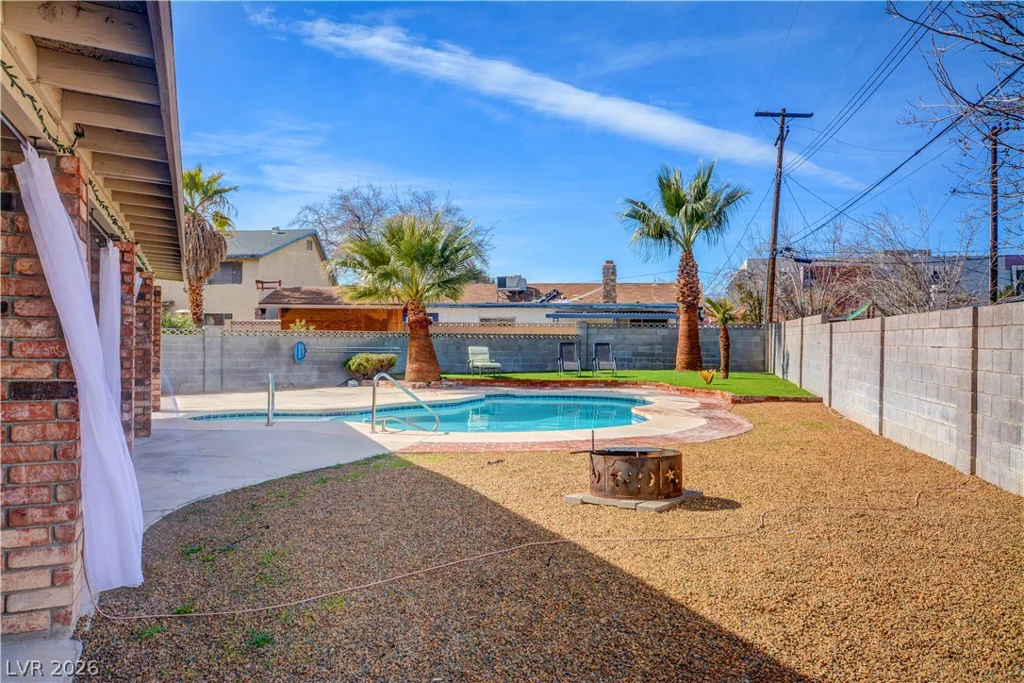 220 Moller, Las Vegas, NV 89107
