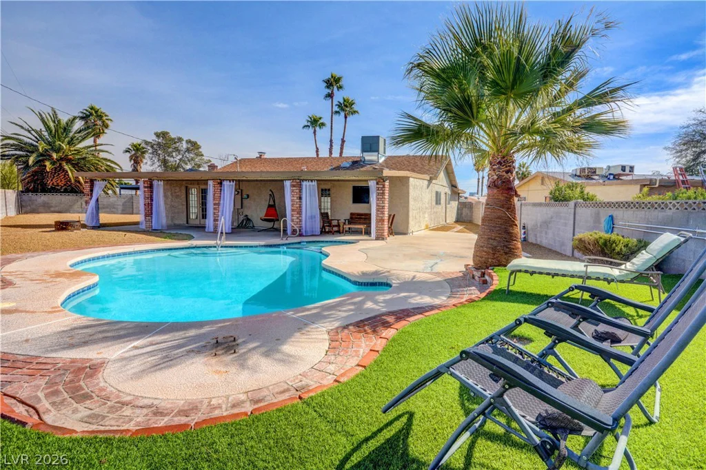 220 Moller, Las Vegas, NV 89107