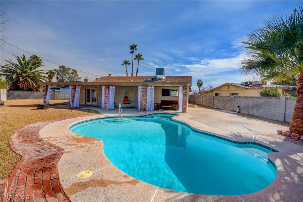 220 Moller, Las Vegas, NV 89107
