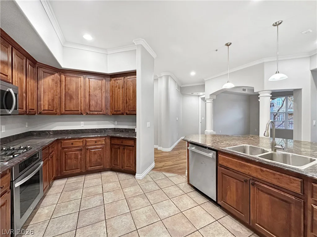 56 Serene, Las Vegas, NV 89123