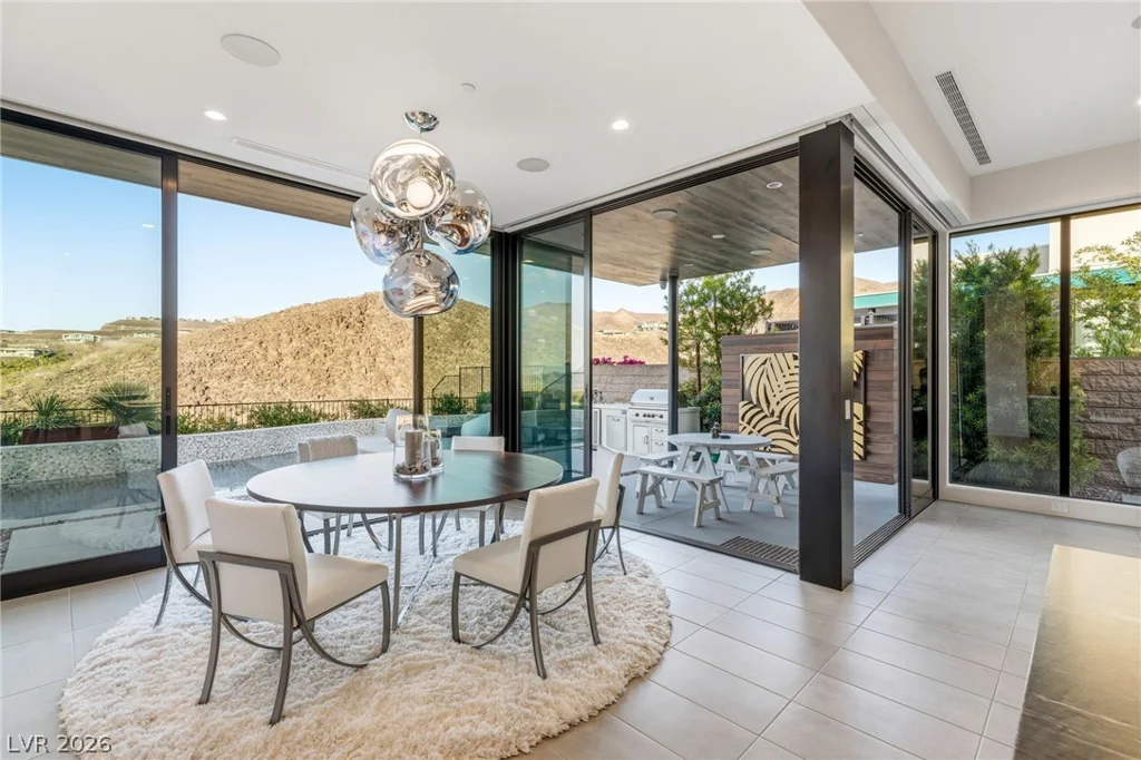 676 Scenic Cliff, Henderson, NV 89012