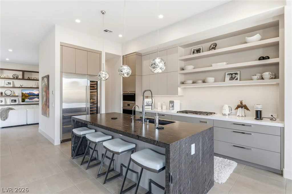 676 Scenic Cliff, Henderson, NV 89012