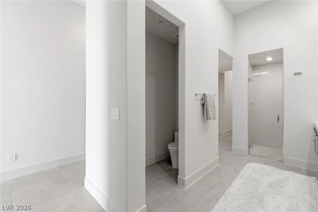 676 Scenic Cliff, Henderson, NV 89012