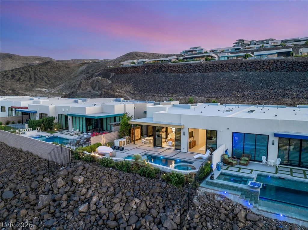 676 Scenic Cliff, Henderson, NV 89012