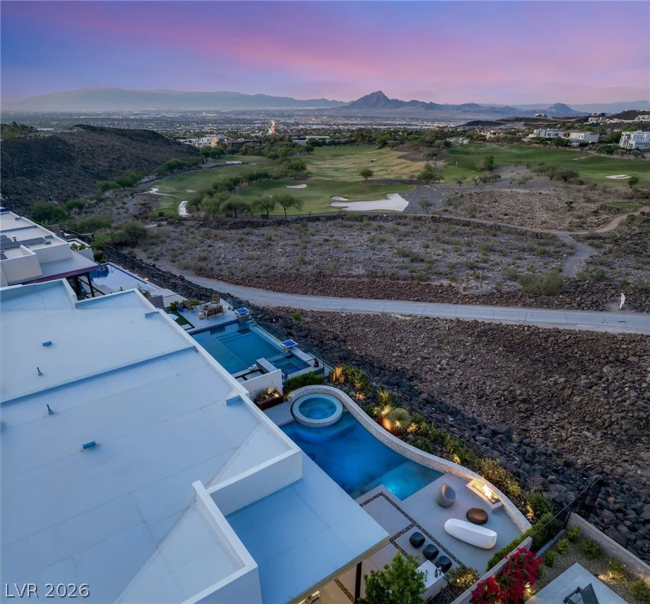 676 Scenic Cliff, Henderson, NV 89012