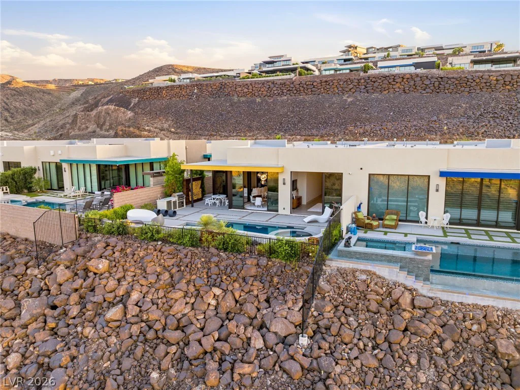 676 Scenic Cliff, Henderson, NV 89012