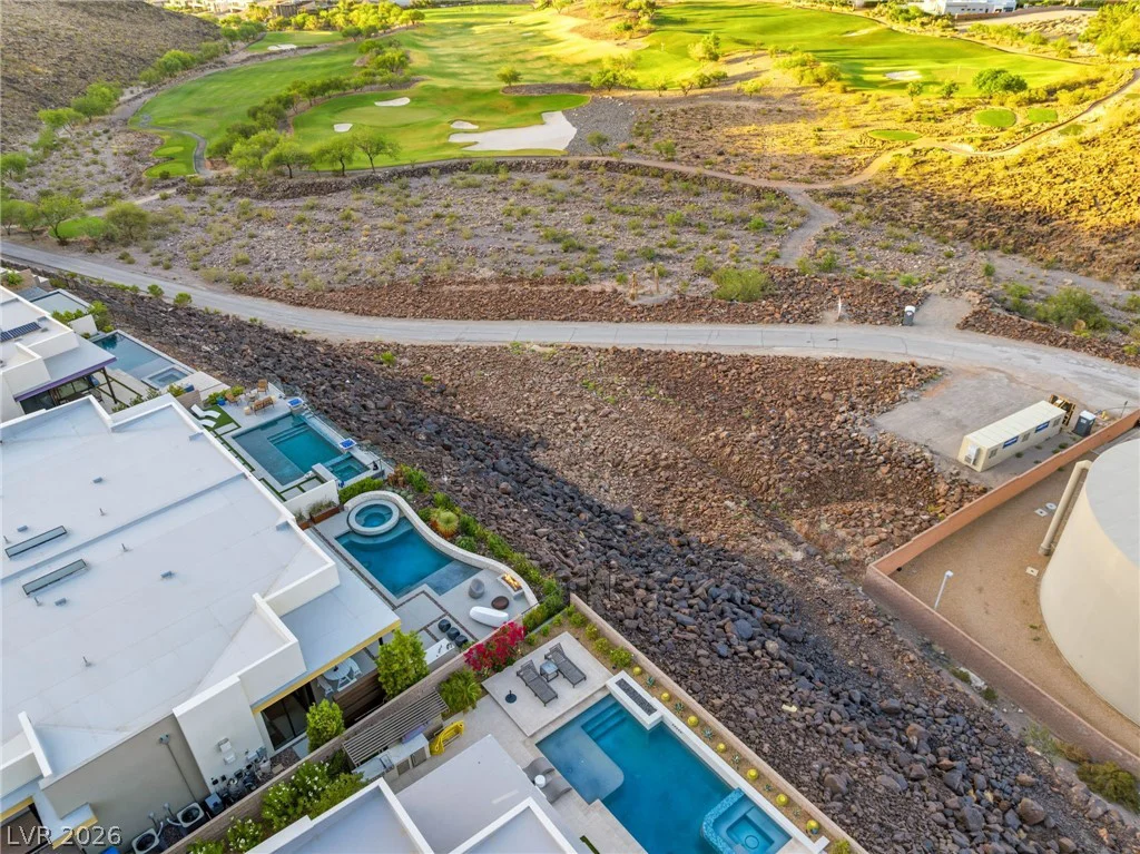 676 Scenic Cliff, Henderson, NV 89012