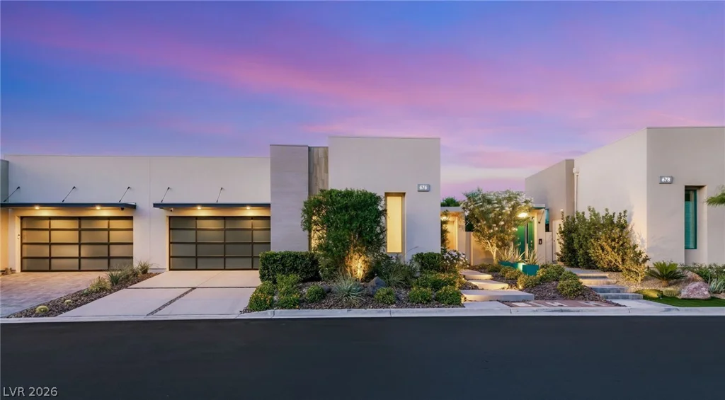 676 Scenic Cliff, Henderson, NV 89012