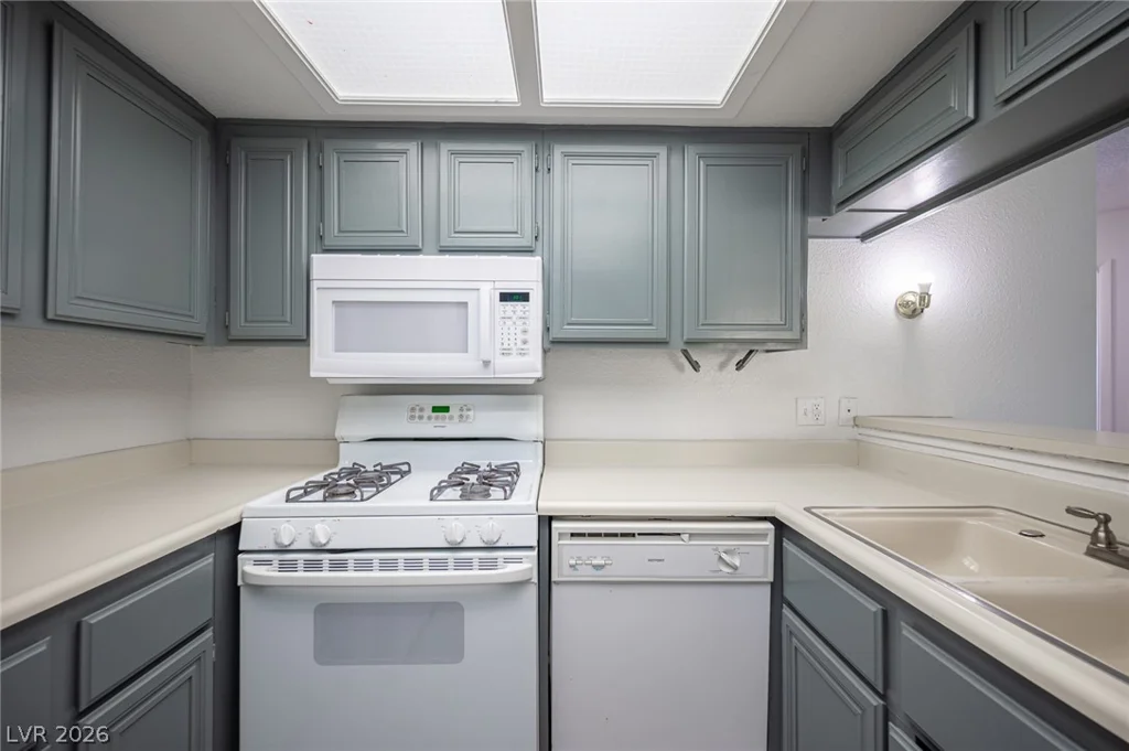 870 Sloan, Las Vegas, NV 89110