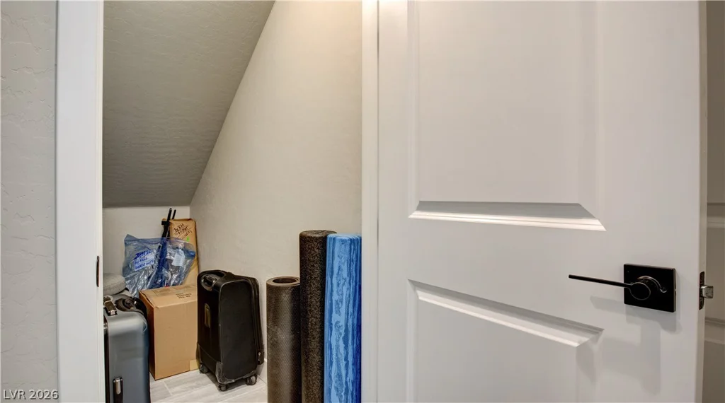 2239 Thunderbird, Las Vegas, NV 89138