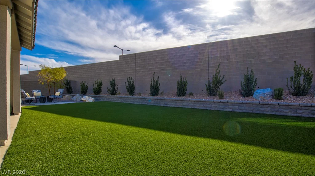 2239 Thunderbird, Las Vegas, NV 89138