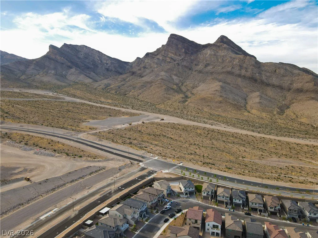 2239 Thunderbird, Las Vegas, NV 89138