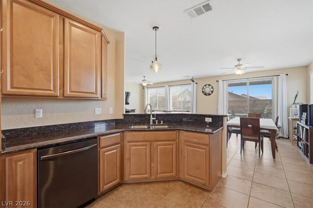 7318 Puckershire, Las Vegas, NV 89166