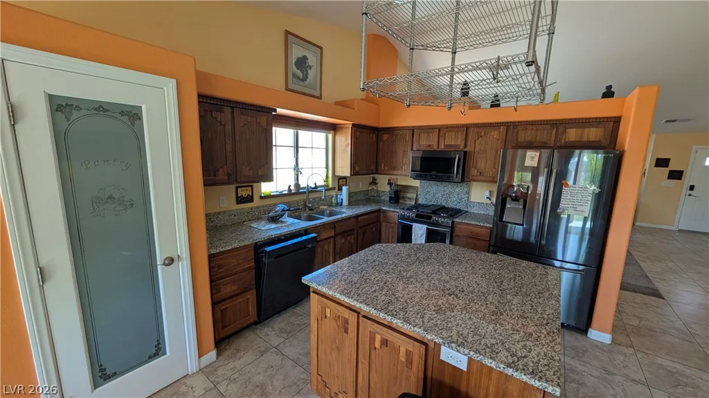 1061 PIKES PEAK, Las Vegas, NV 89110