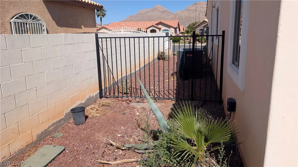 1061 PIKES PEAK, Las Vegas, NV 89110