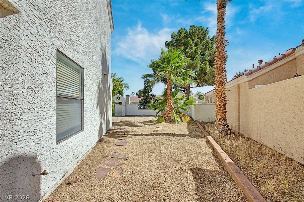5264 Crooked Valley, Las Vegas, NV 89149