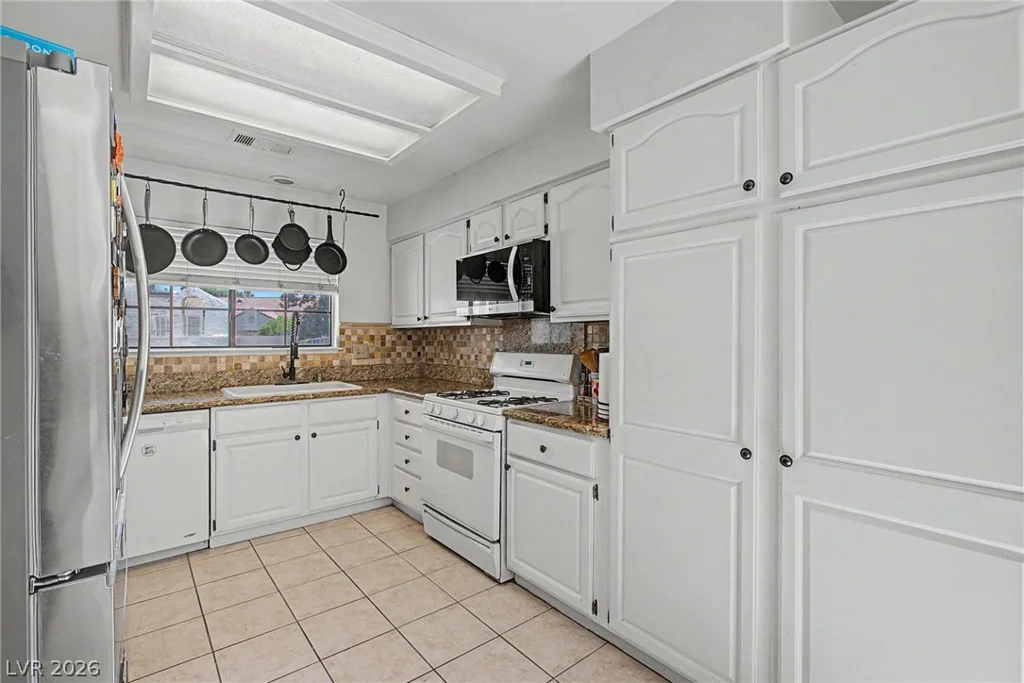 5264 Crooked Valley, Las Vegas, NV 89149
