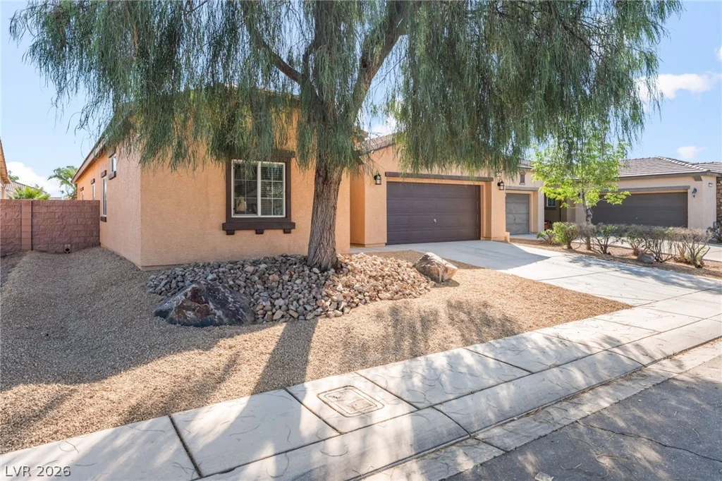 4624 Del Laguna, North Las Vegas, NV 89031