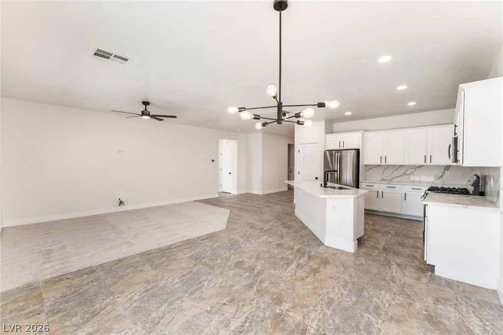 4624 Del Laguna, North Las Vegas, NV 89031