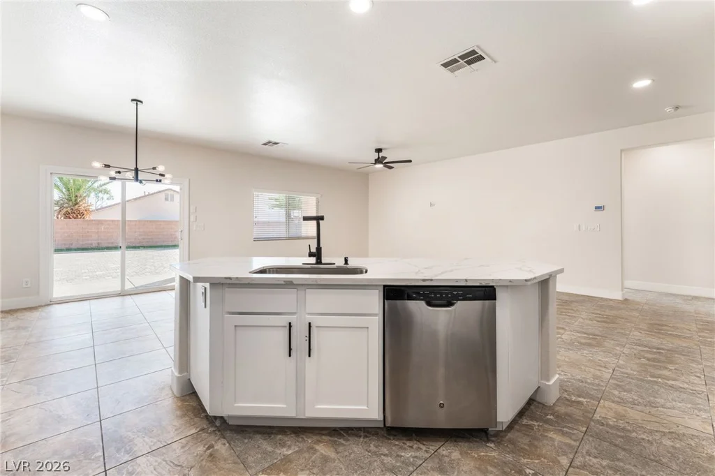 4624 Del Laguna, North Las Vegas, NV 89031