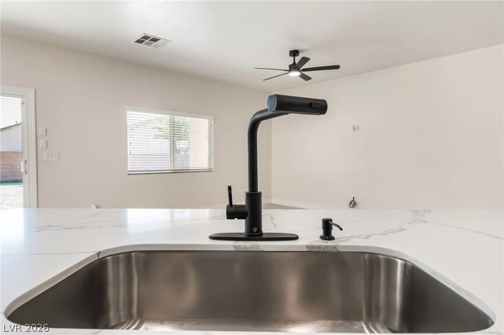 4624 Del Laguna, North Las Vegas, NV 89031