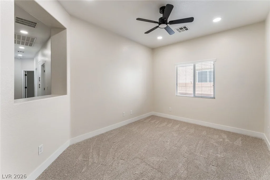 4624 Del Laguna, North Las Vegas, NV 89031