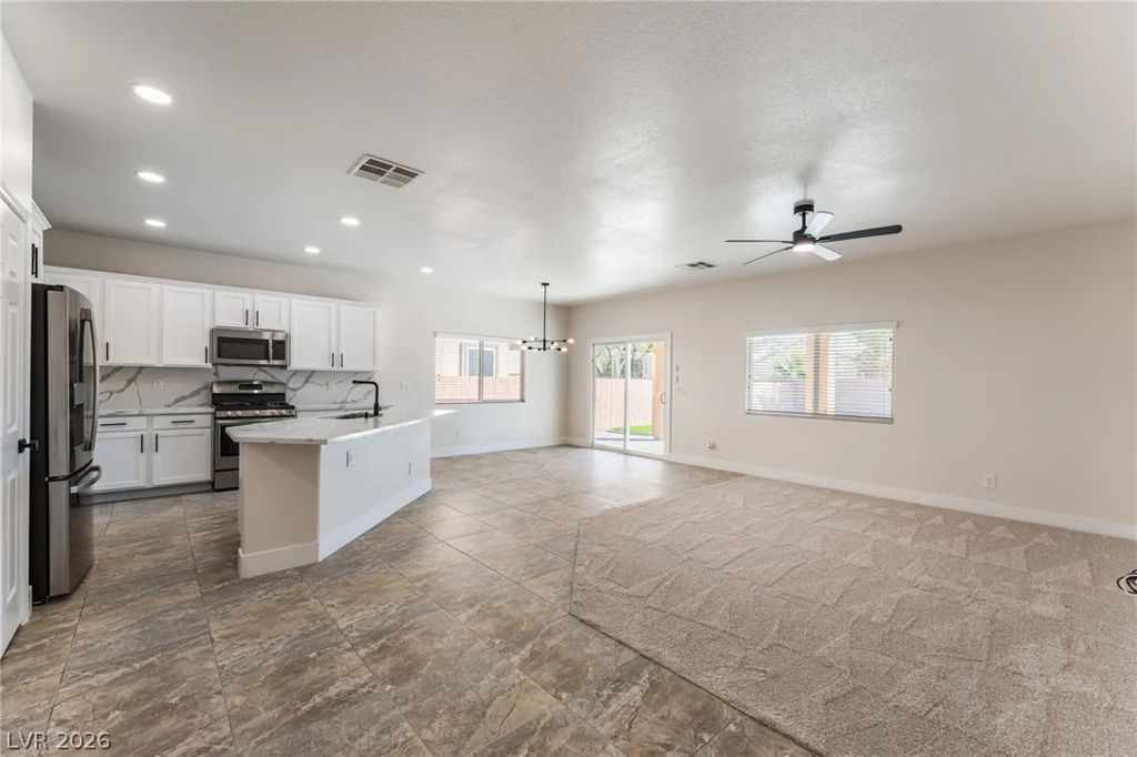 4624 Del Laguna, North Las Vegas, NV 89031