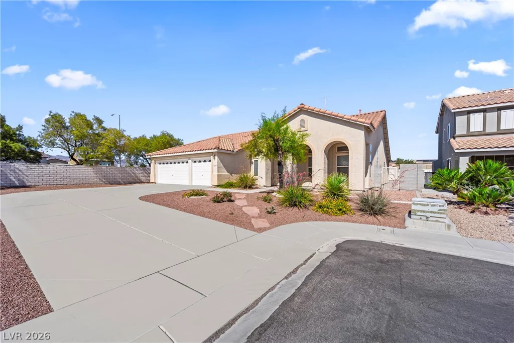 6332 Bunch Grass, North Las Vegas, NV 89031