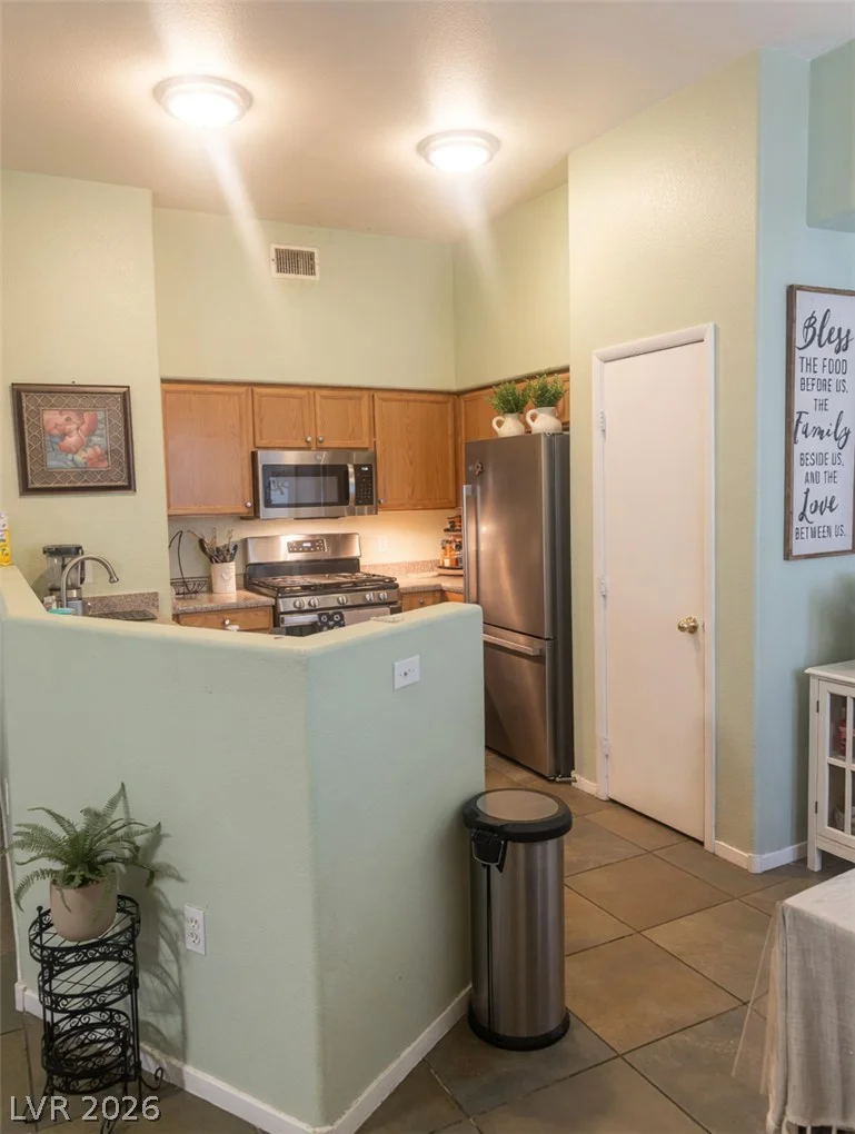 9303 Gilcrease, Las Vegas, NV 89149
