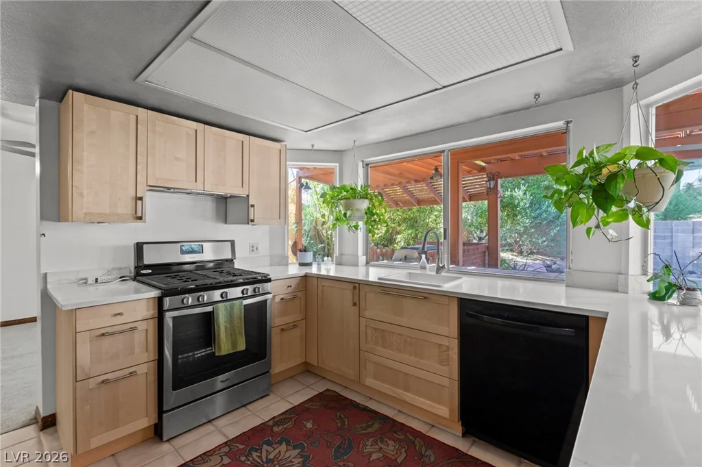 5914 Twain, Las Vegas, NV 89103