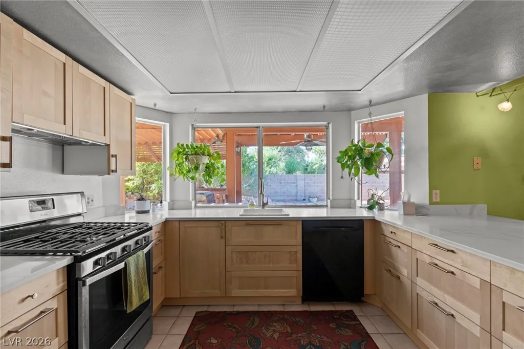 5914 Twain, Las Vegas, NV 89103