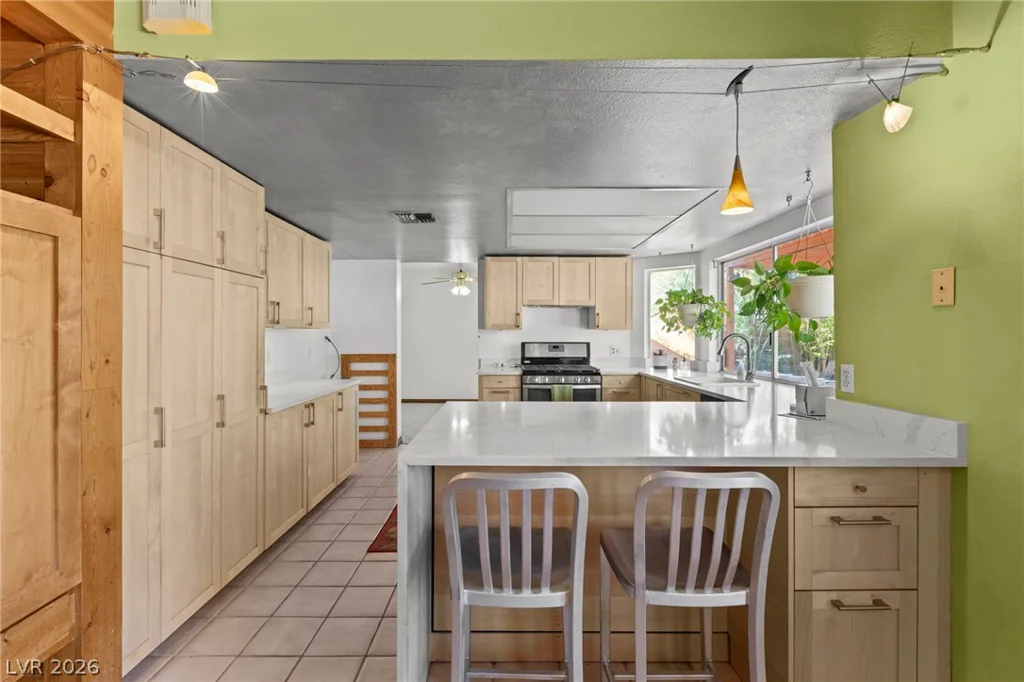 5914 Twain, Las Vegas, NV 89103