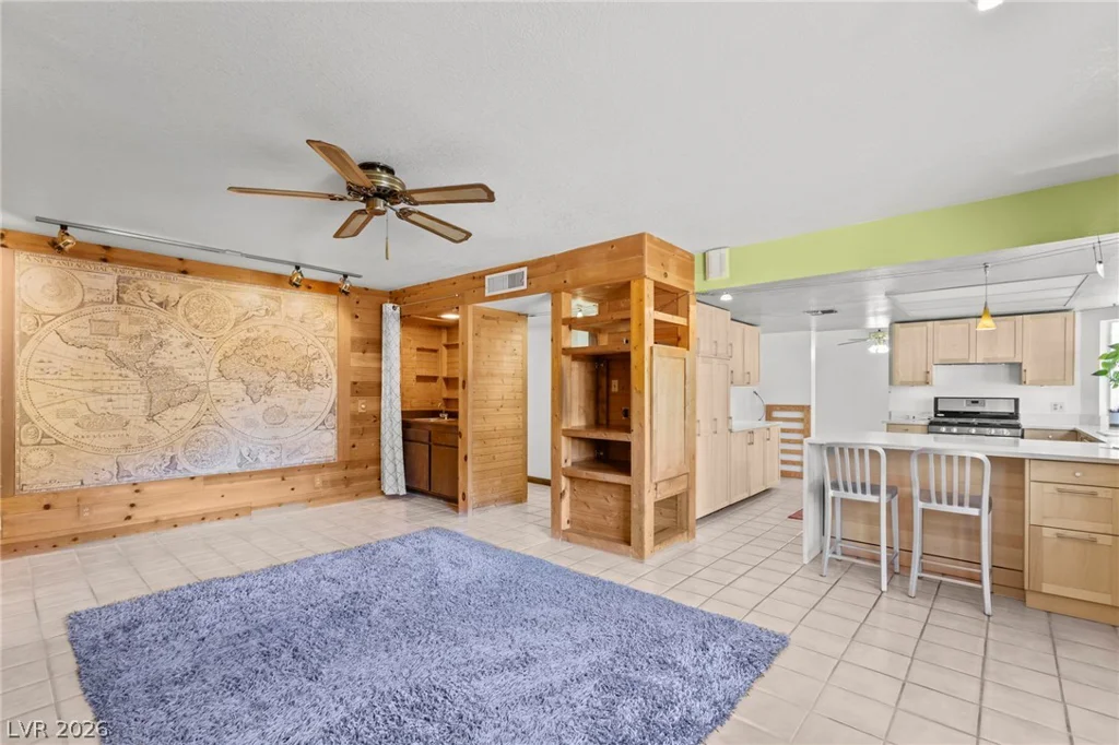5914 Twain, Las Vegas, NV 89103