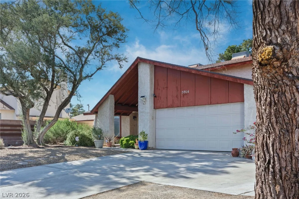 5914 Twain, Las Vegas, NV 89103