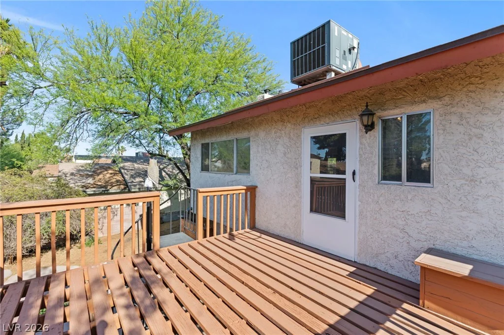 5914 Twain, Las Vegas, NV 89103