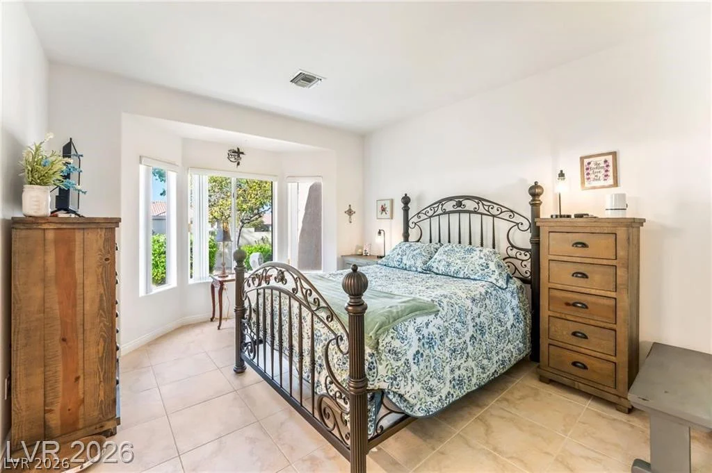 10722 Sky Meadows, Las Vegas, NV 89134