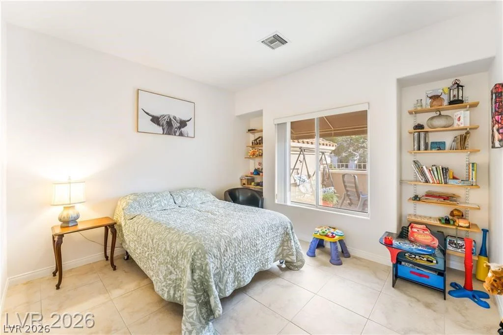 10722 Sky Meadows, Las Vegas, NV 89134