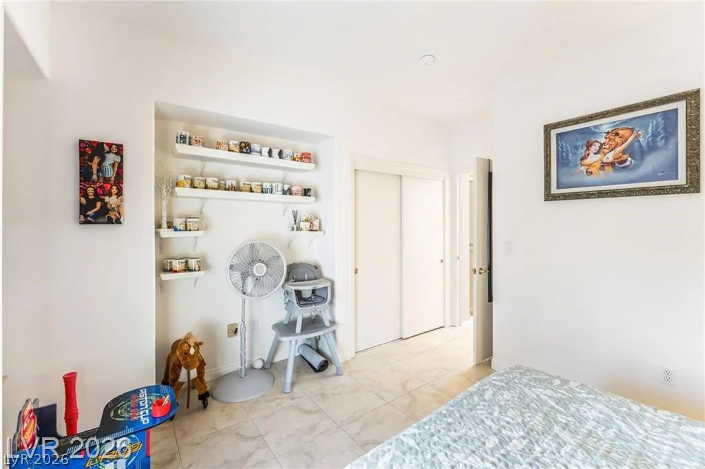 10722 Sky Meadows, Las Vegas, NV 89134