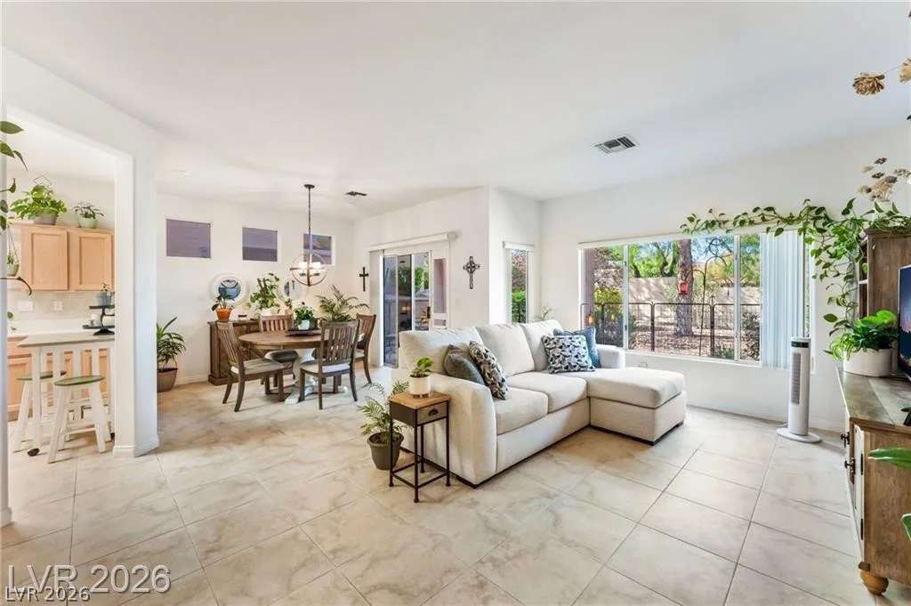 10722 Sky Meadows, Las Vegas, NV 89134