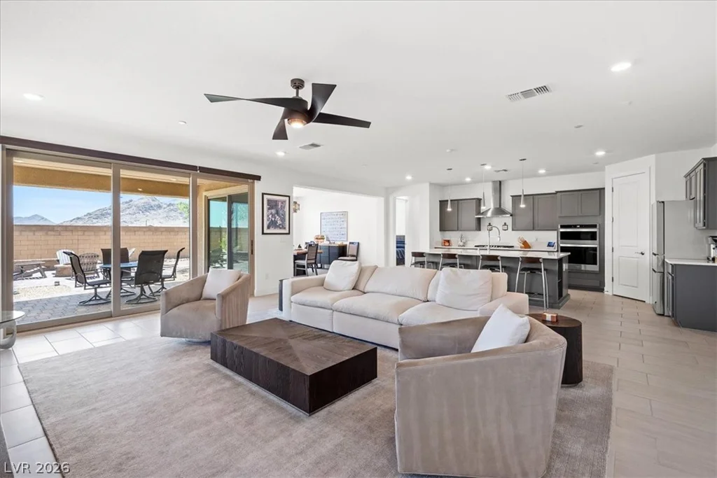 10959 Gardenova, Las Vegas, NV 89166
