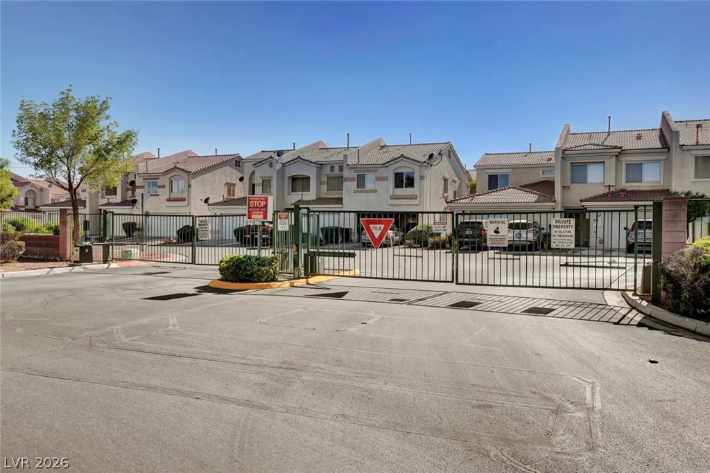 3389 Cheyenne Gardens, North Las Vegas, NV 89032