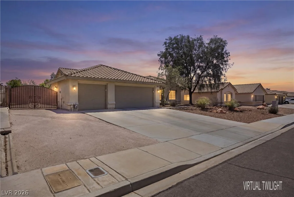 6908 Bienville, Las Vegas, NV 89131