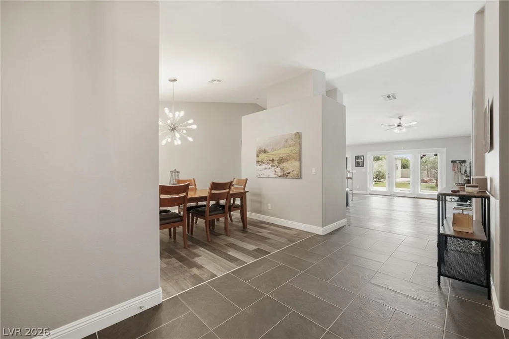 6908 Bienville, Las Vegas, NV 89131