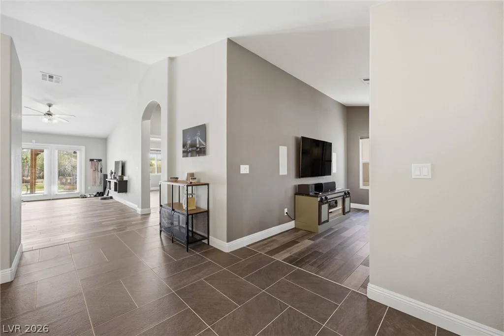 6908 Bienville, Las Vegas, NV 89131
