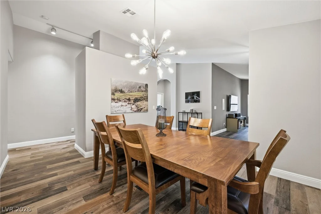 6908 Bienville, Las Vegas, NV 89131