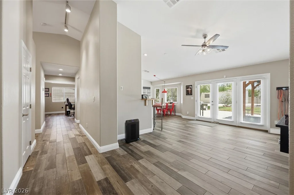 6908 Bienville, Las Vegas, NV 89131