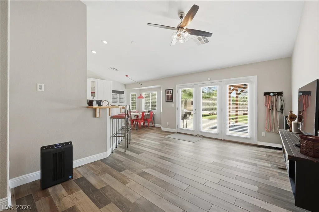 6908 Bienville, Las Vegas, NV 89131