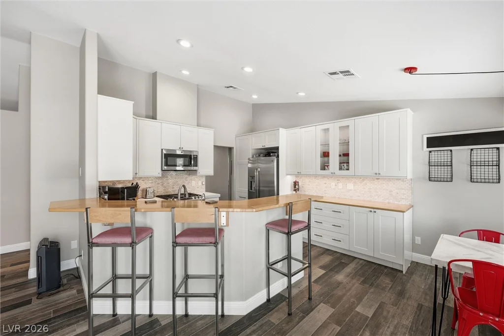 6908 Bienville, Las Vegas, NV 89131