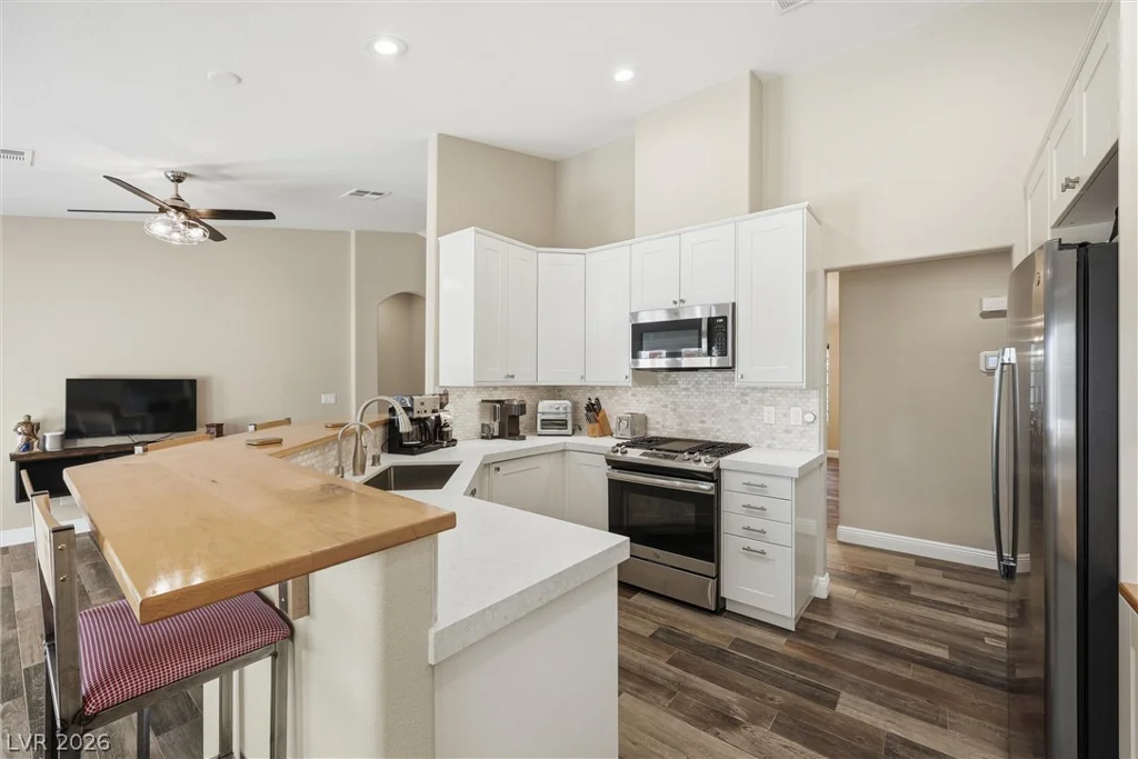 6908 Bienville, Las Vegas, NV 89131